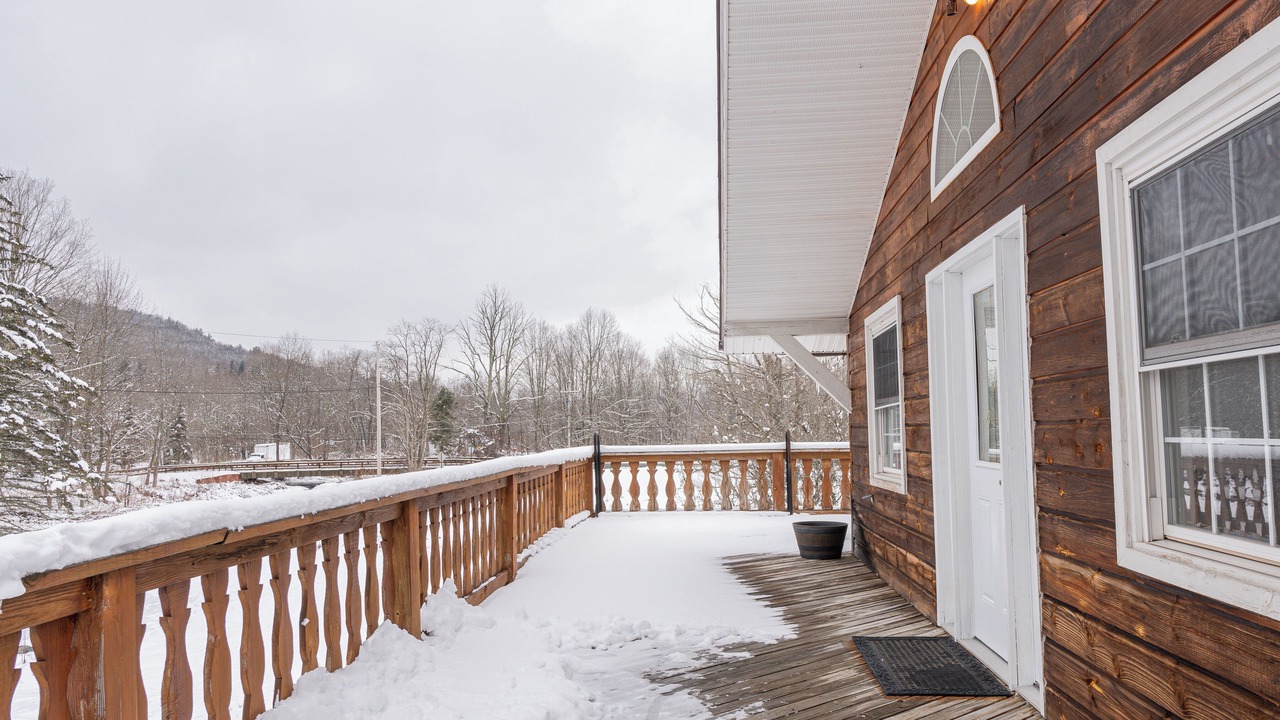 Photo of Patio Balcony in Hensonville