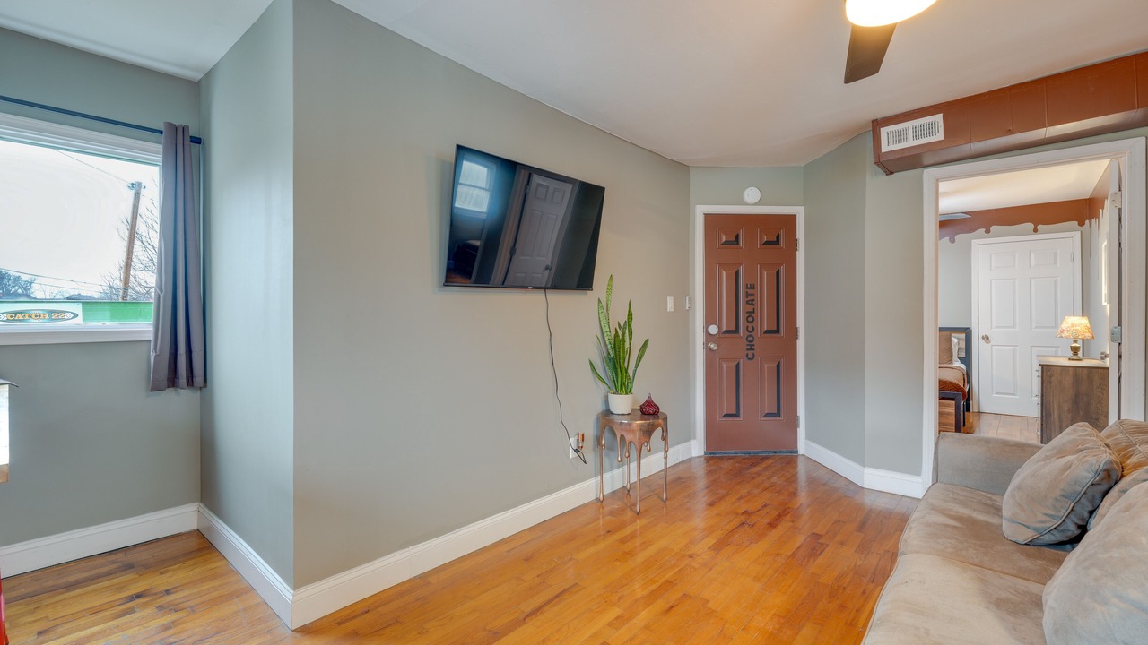 Photo of Livingroom in Kingsport