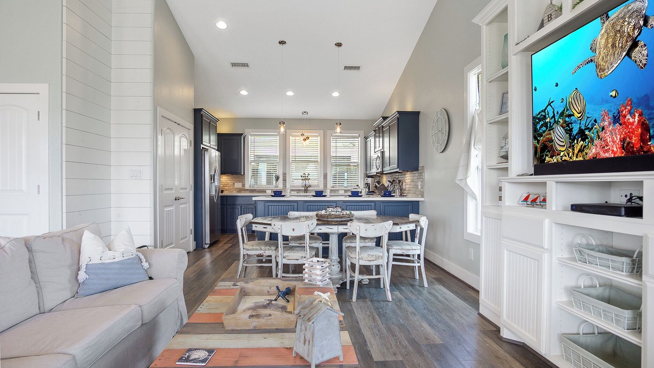 Photo of Bedroom in Crystal Beach