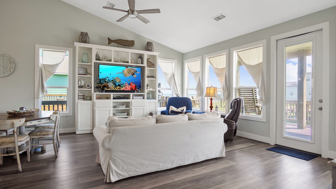 Photo of Bedroom in Crystal Beach