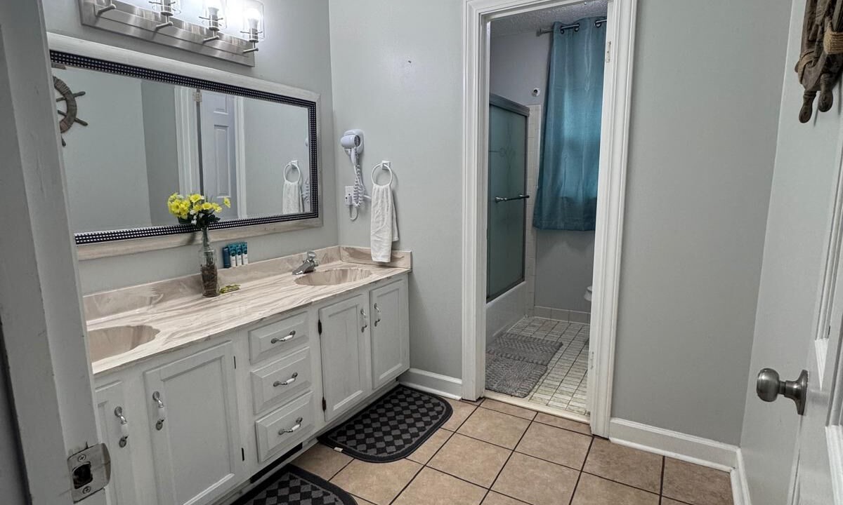 Photo of Bathroom in Cordova
