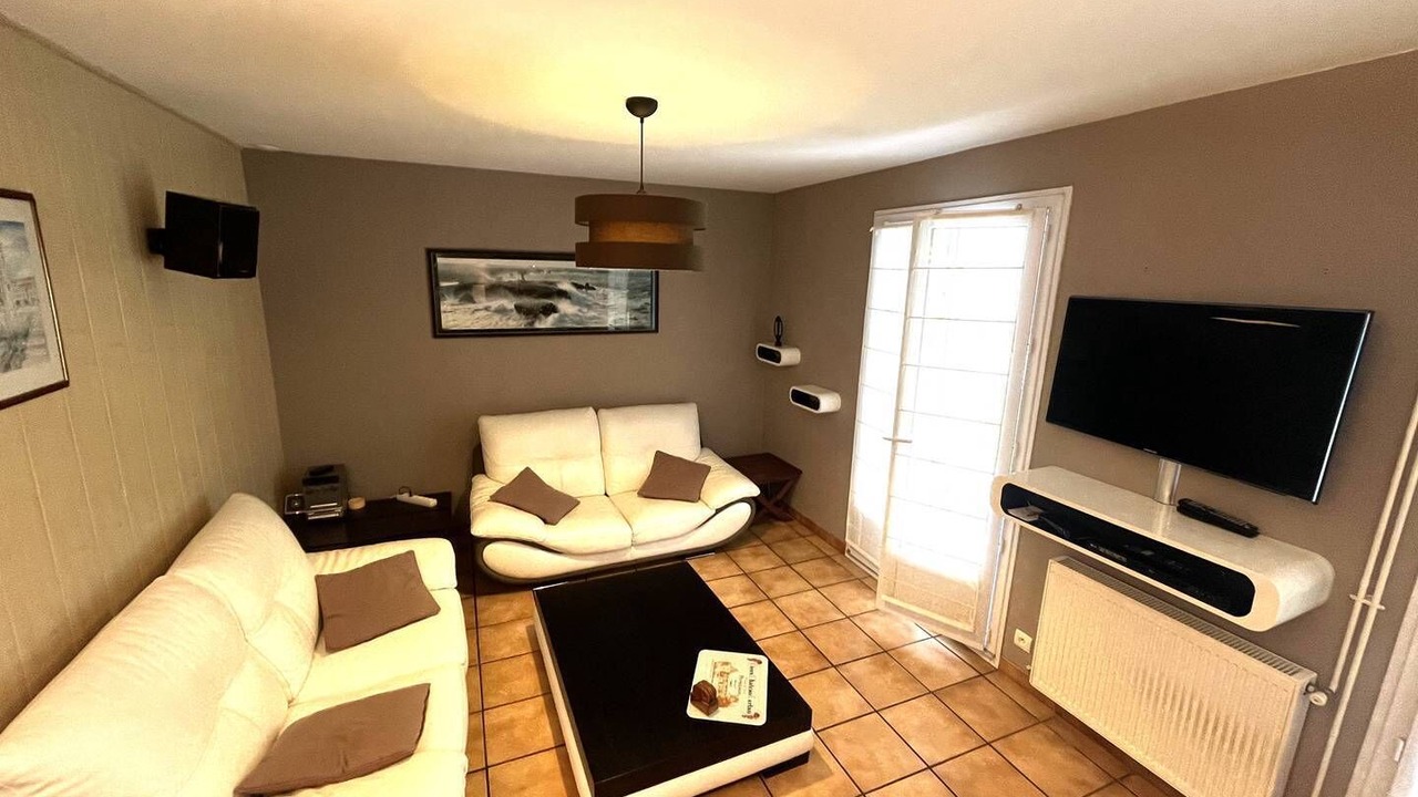 Photo of Livingroom in Salles