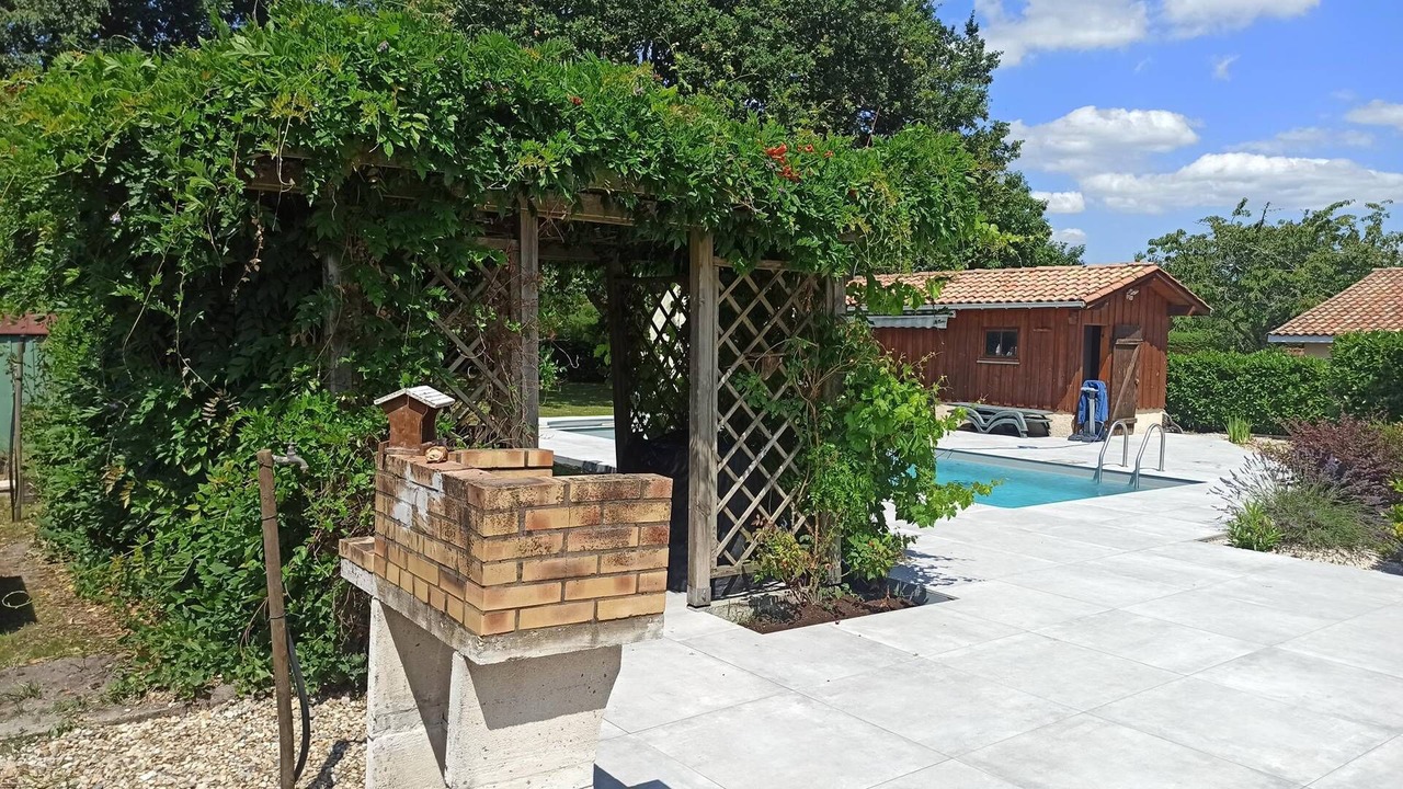 Photo of Outdoor in Salles