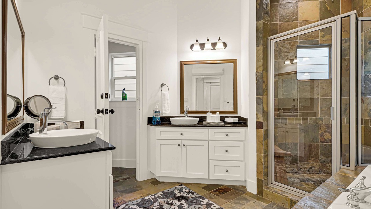 Photo of Bathroom in Washington Ave./ Memorial Park