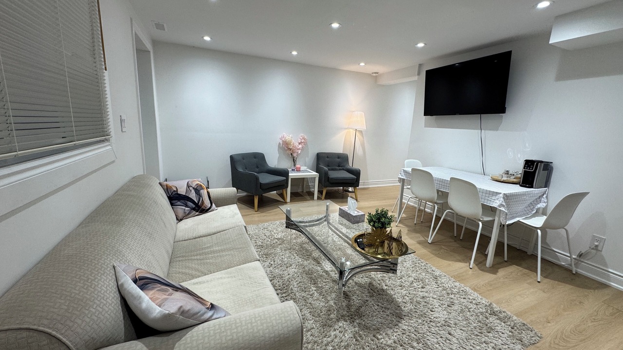 Photo of Livingroom in Richmond Hill