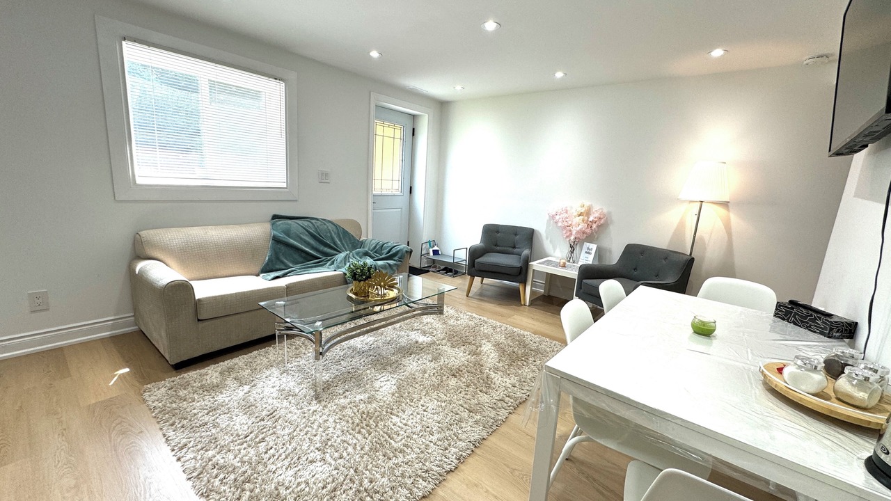 Photo of Livingroom in Richmond Hill