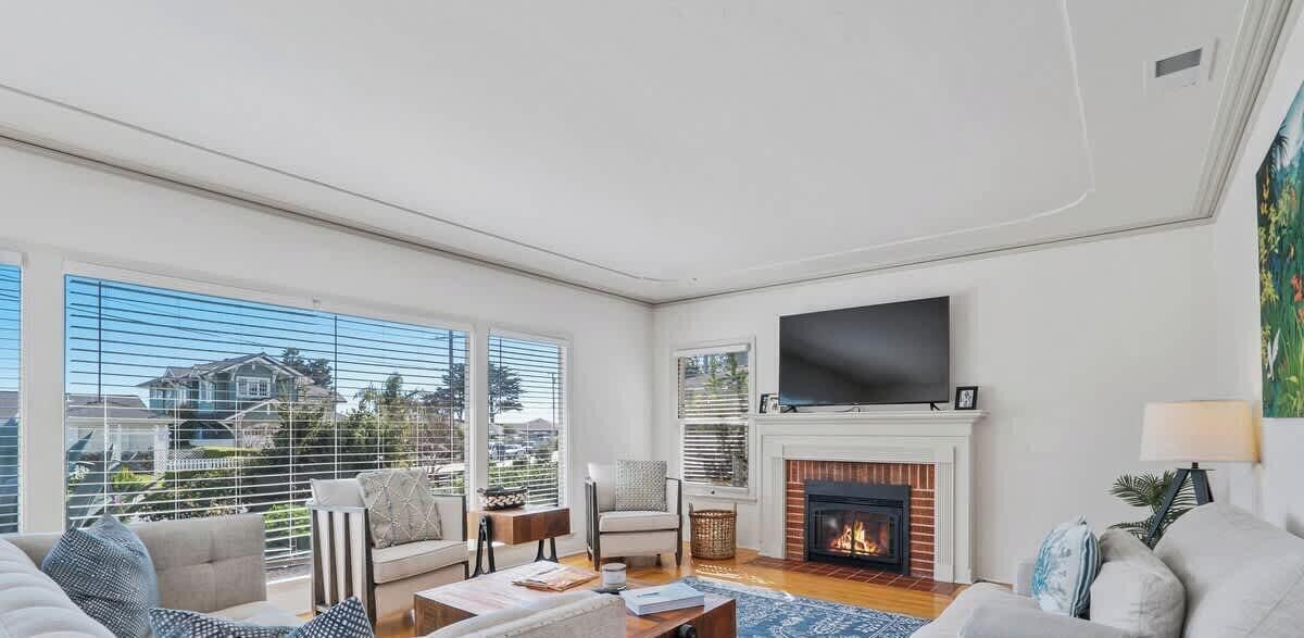 Photo of Livingroom in Opal Cliffs