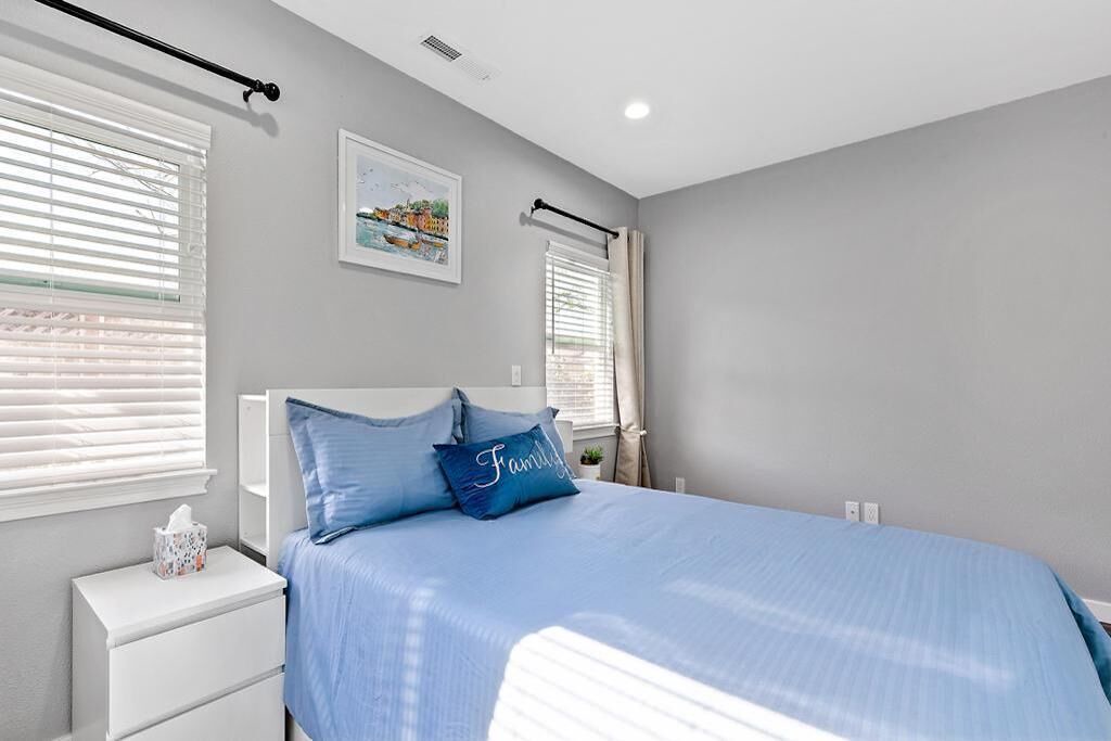 Photo of Bedroom in Mountain View