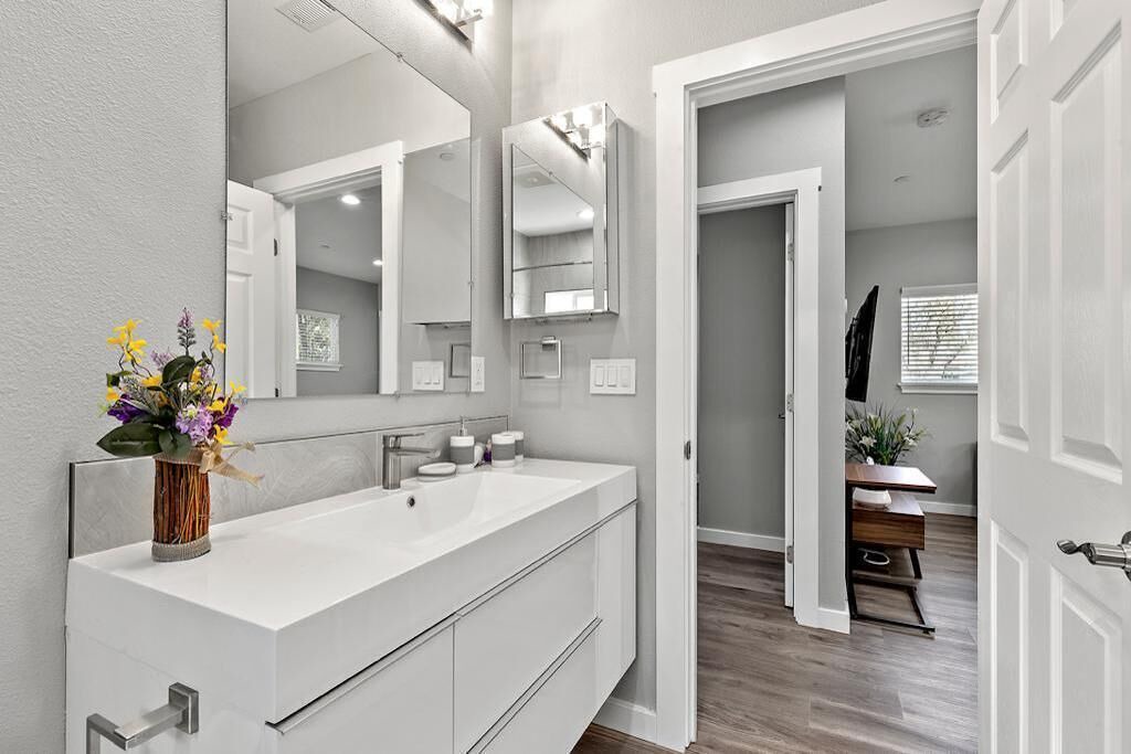 Photo of Bathroom in Mountain View