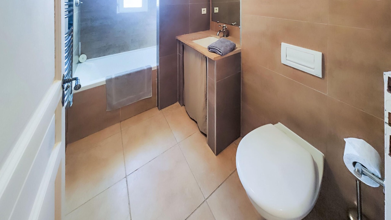 Photo of Bathroom in Saint-Laurent-de-la-Cabrerisse