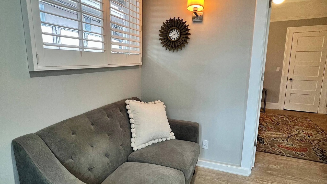 Photo of Livingroom in Burlingame