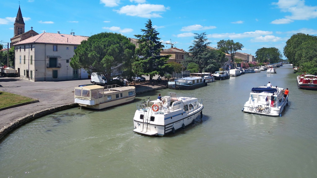 Photo of Others in Azille