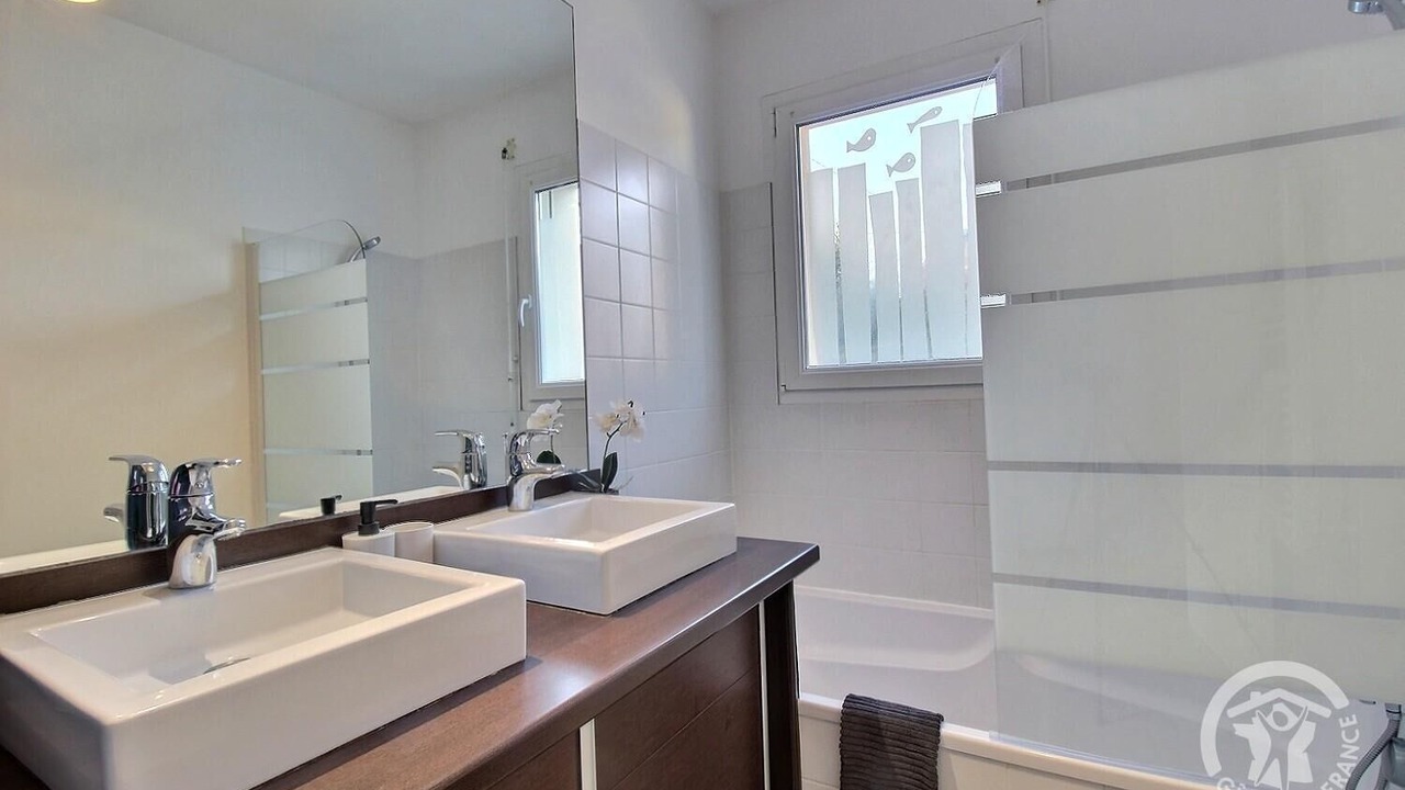 Photo of Bathroom in Binic