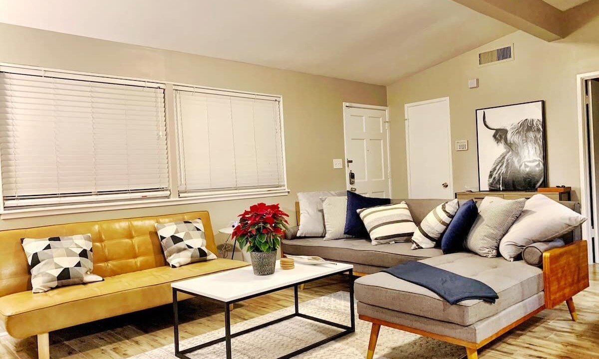 Photo of Livingroom in Pemberton Heights