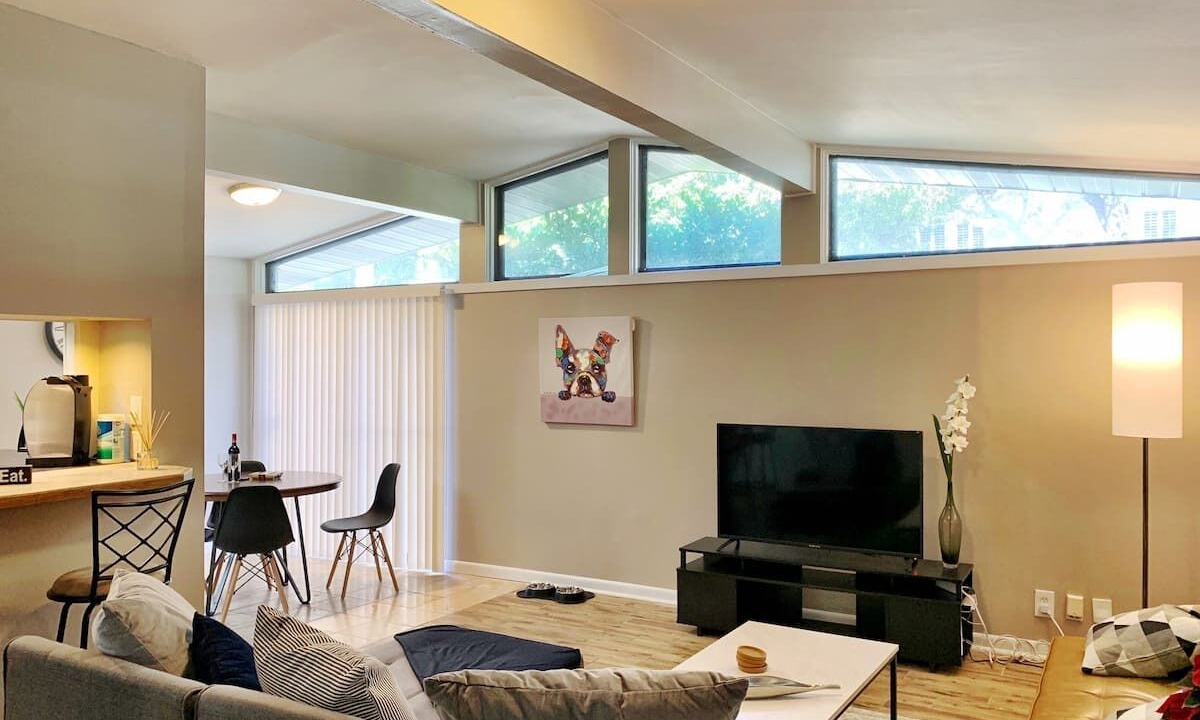 Photo of Livingroom in Pemberton Heights