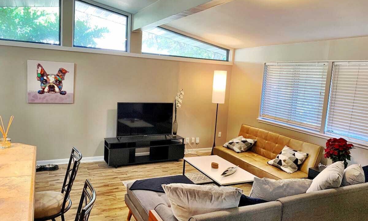Photo of Livingroom in Pemberton Heights