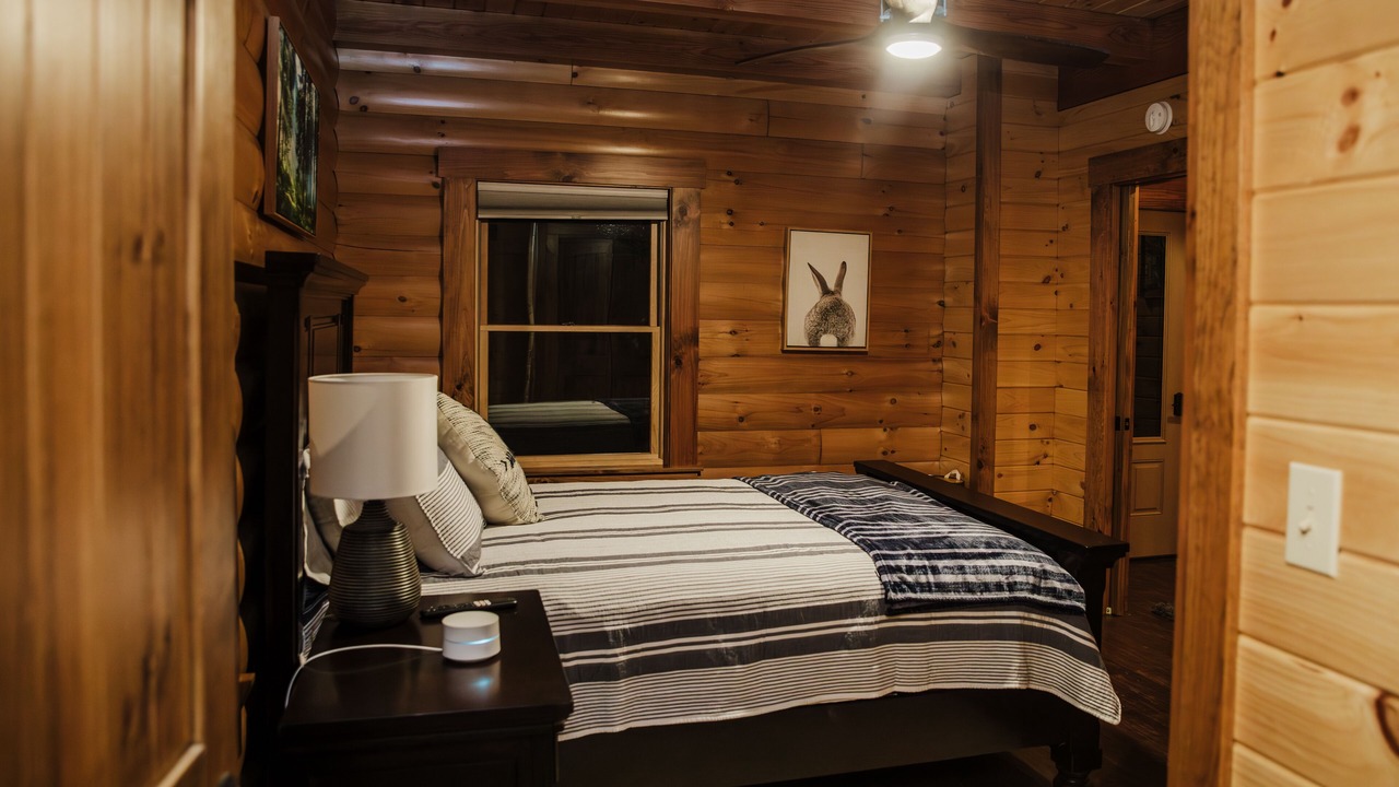 Photo of Bedroom in Nelsonville