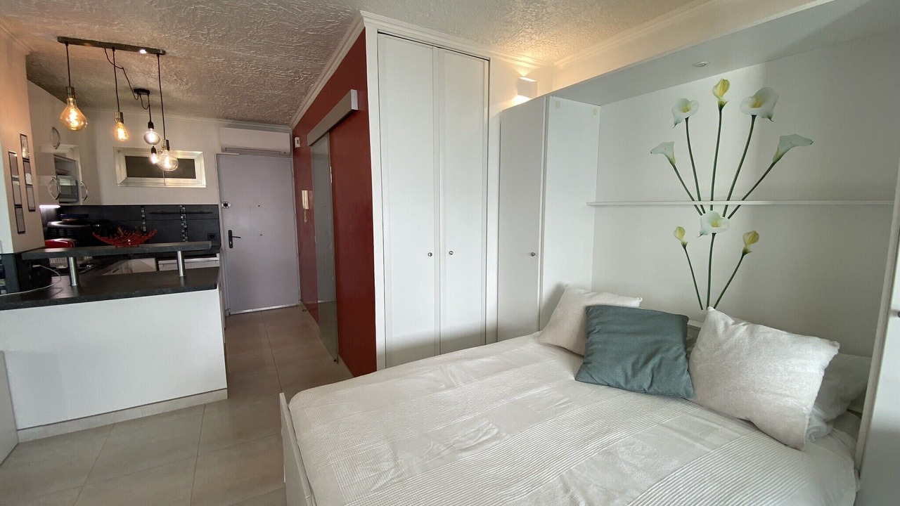Photo of Bedroom in Saint-Laurent-du-Var