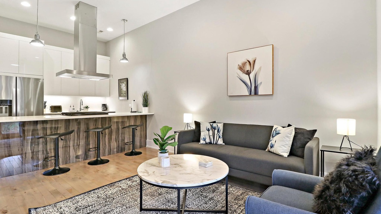 Photo of Livingroom in River North