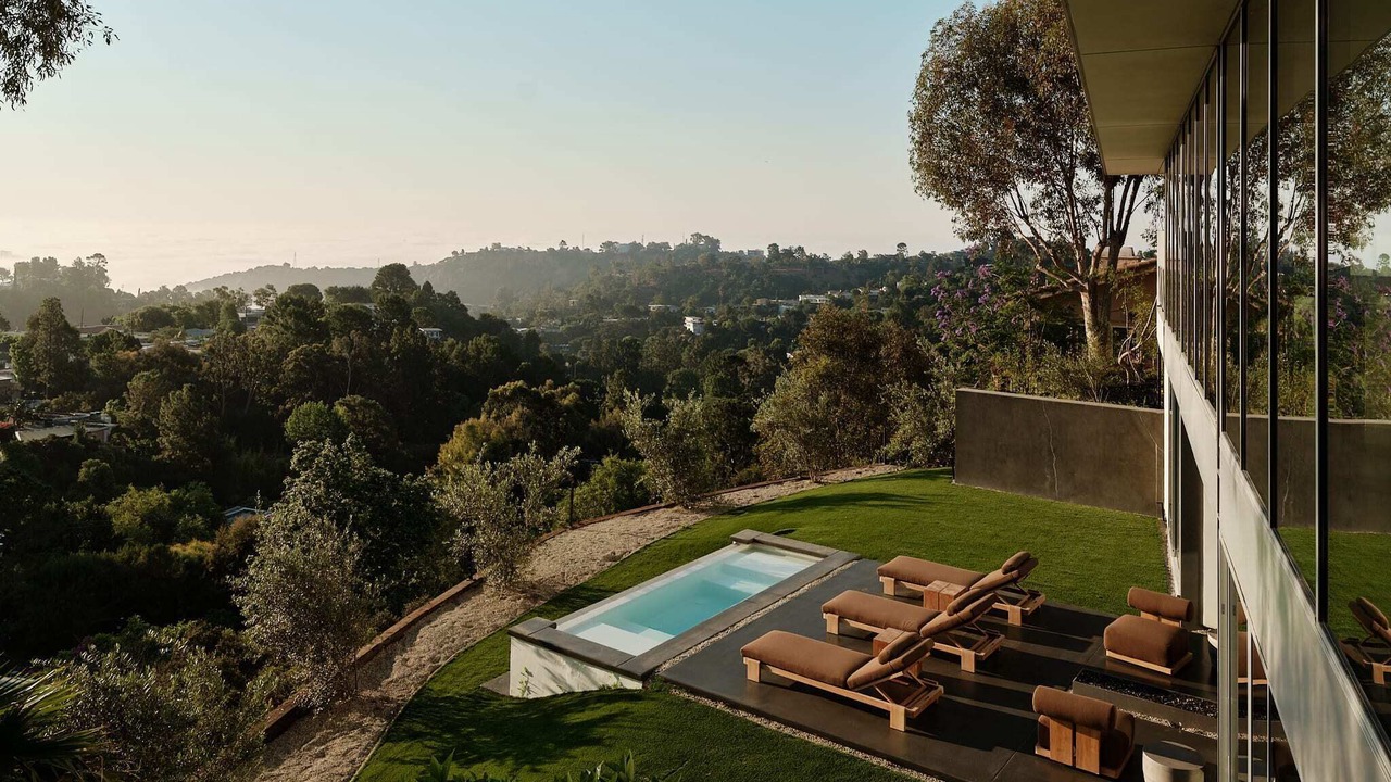 Photo of Others in Hollywood Hills