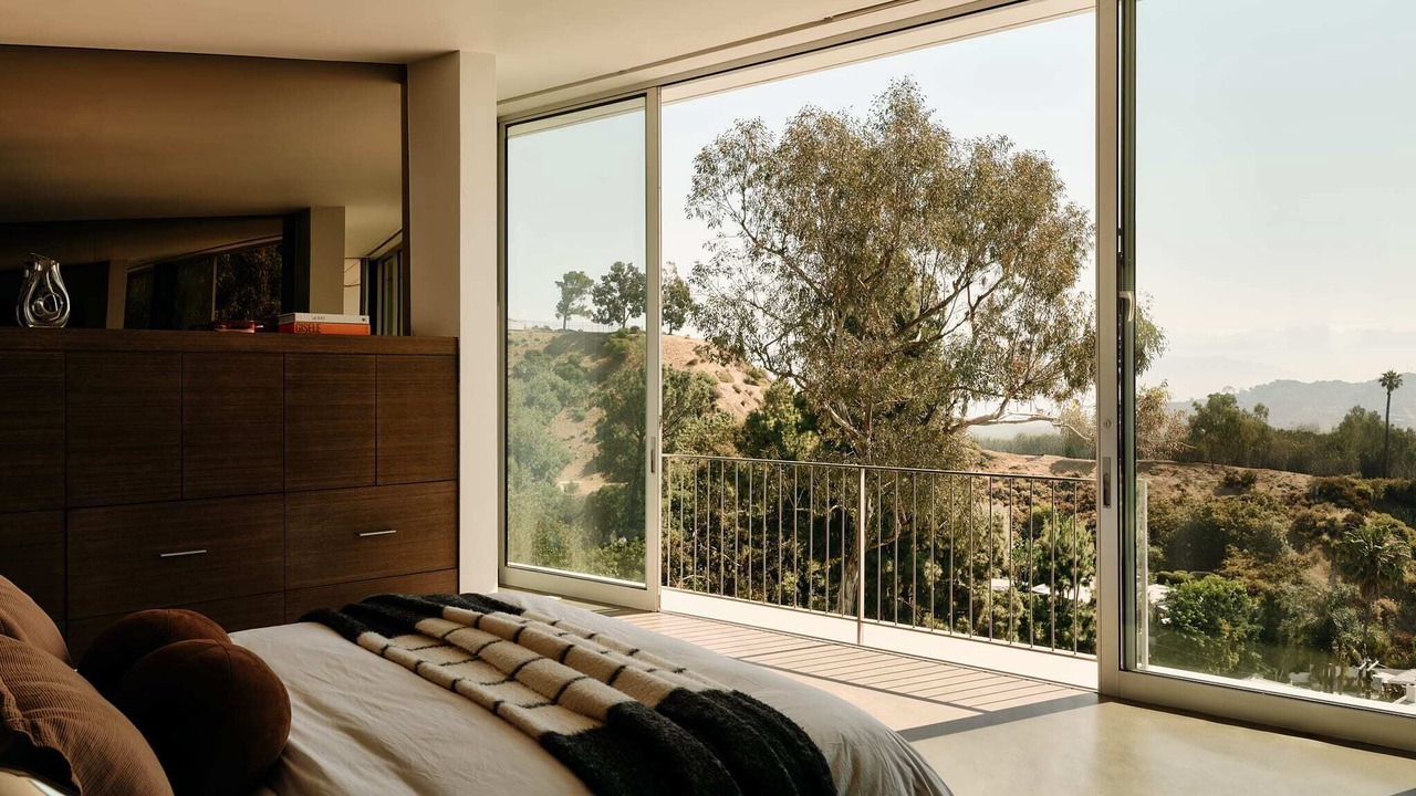 Photo of Others in Hollywood Hills