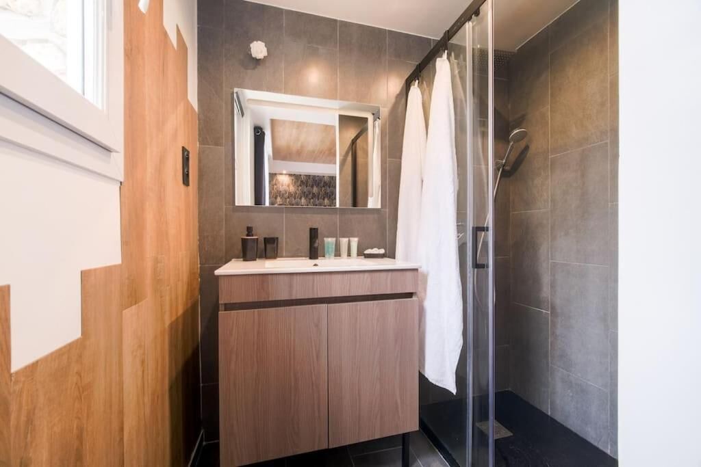 Photo of Bathroom in Athis-Mons