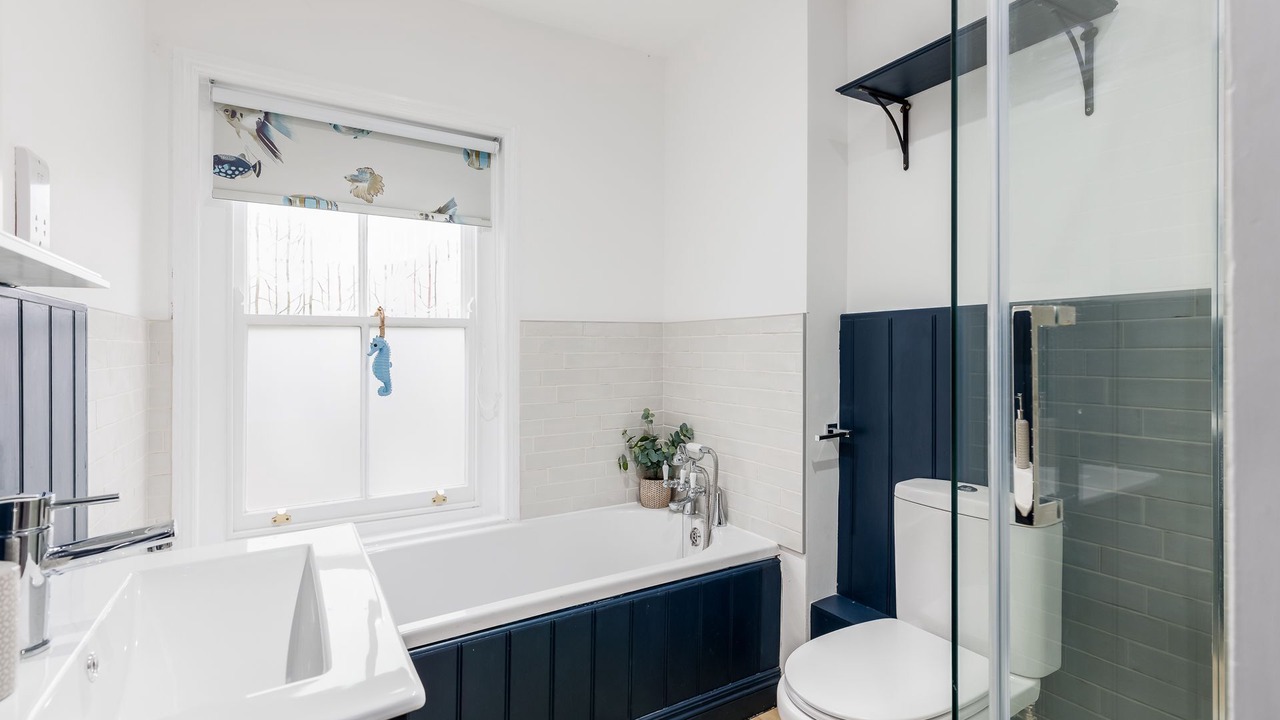 Photo of Bathroom in West Lulworth