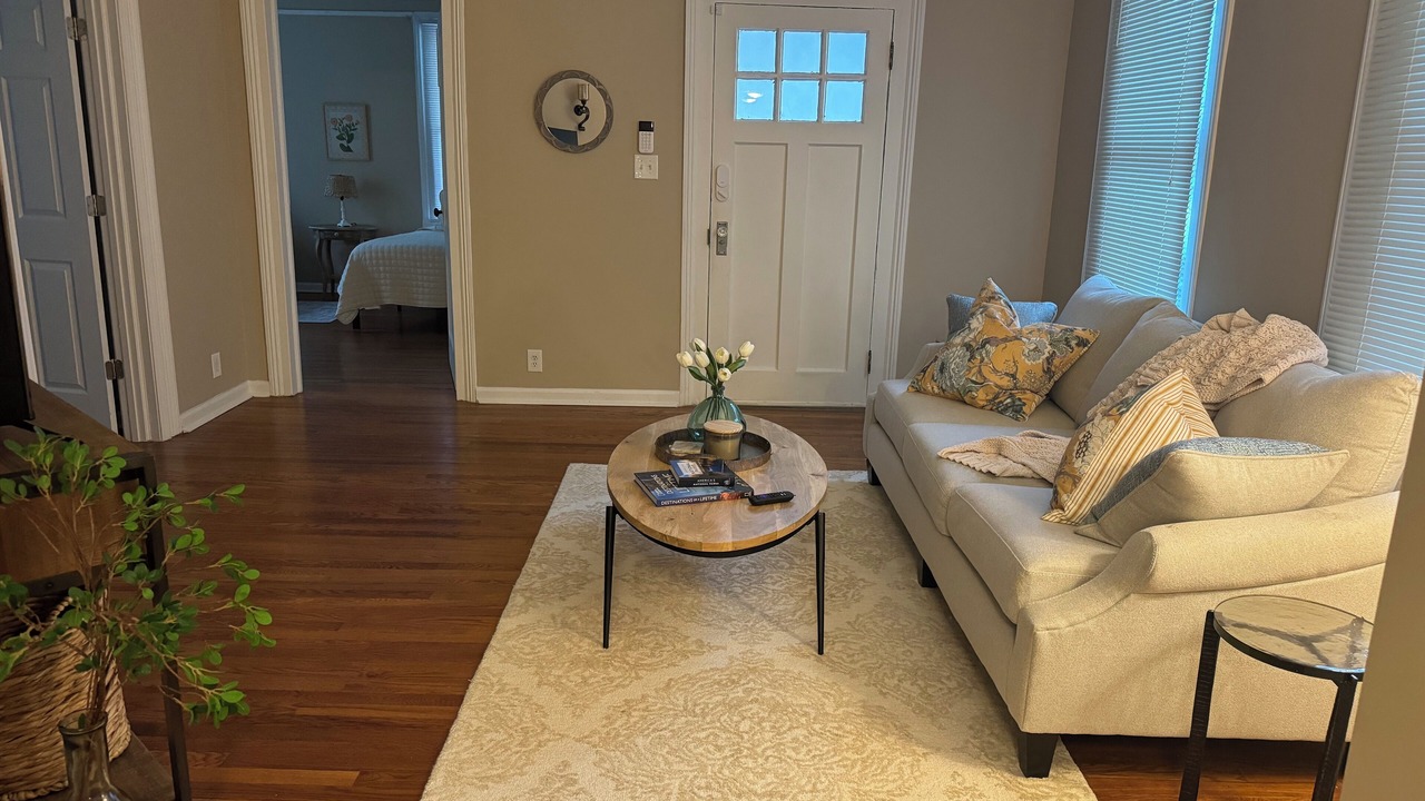 Photo of Livingroom in Midtown