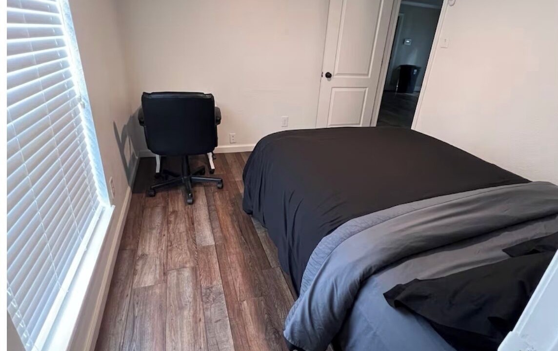 Photo of Bedroom in Alexandria