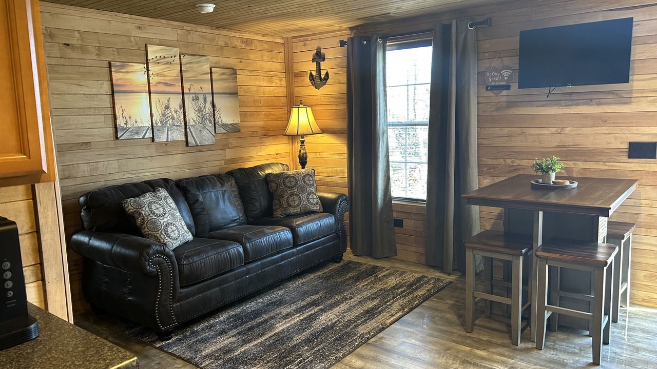 Photo of Livingroom in Grand Rivers