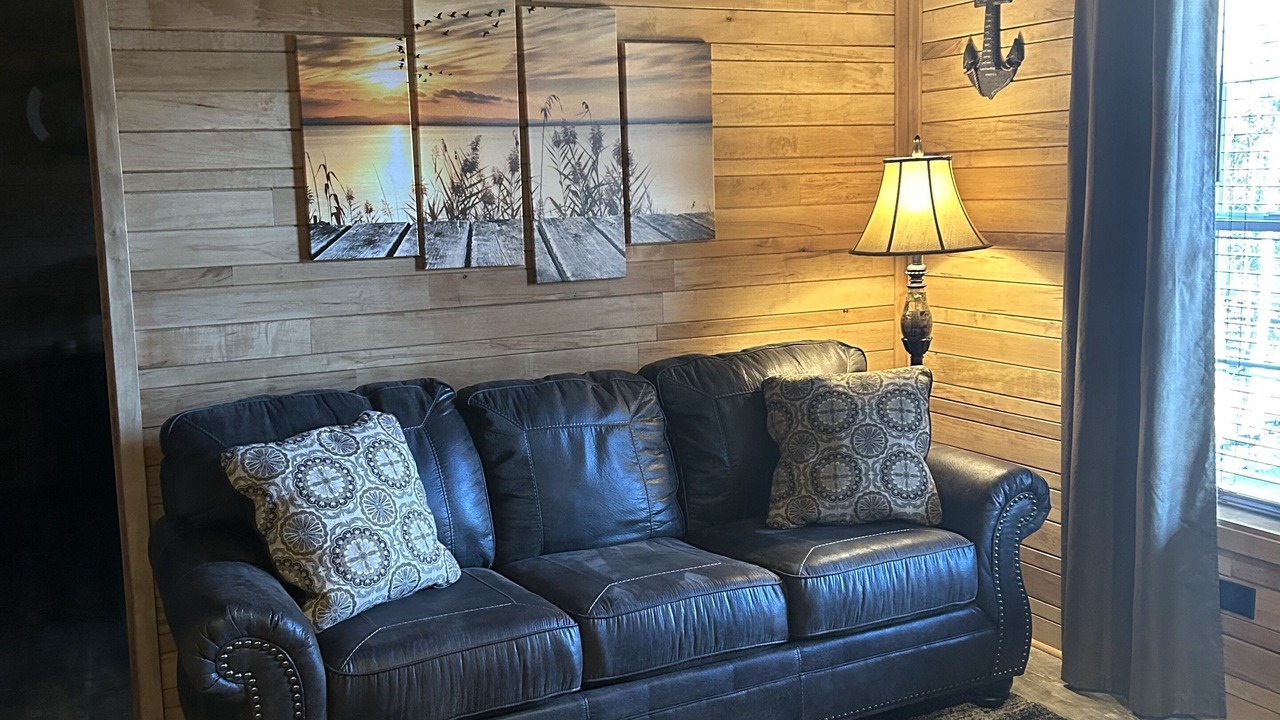 Photo of Livingroom in Grand Rivers