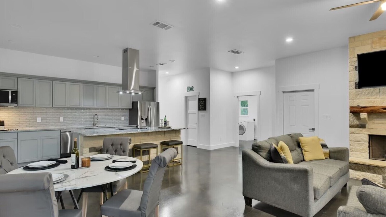 Photo of Livingroom in Cottonwood Shores