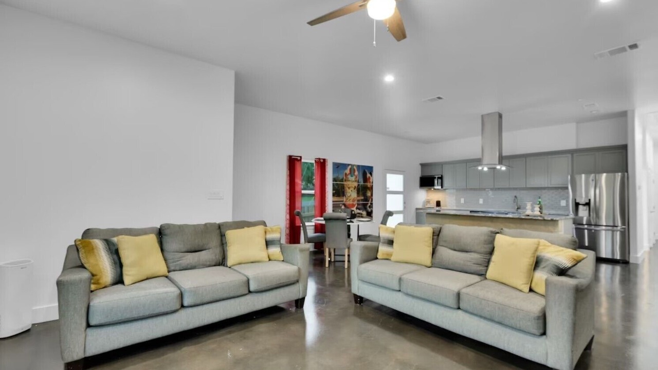 Photo of Livingroom in Cottonwood Shores