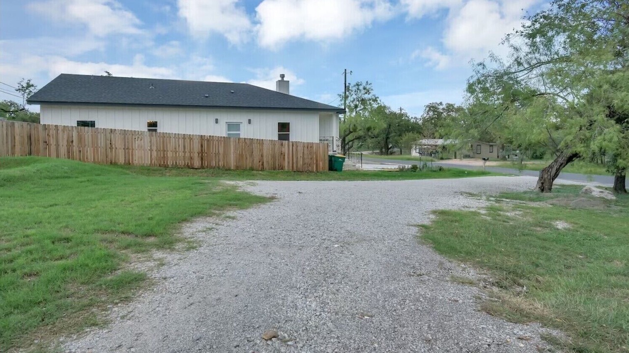 Photo of Outdoor in Cottonwood Shores