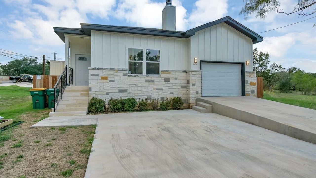 Photo of Outdoor in Cottonwood Shores