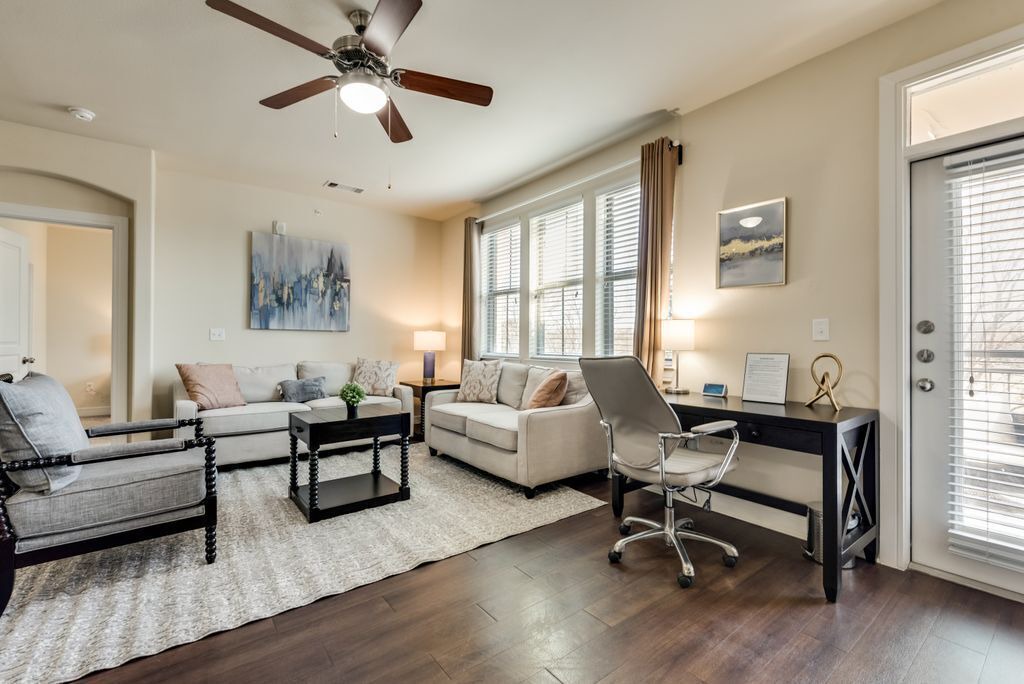 Photo of Livingroom in Oak Cliff