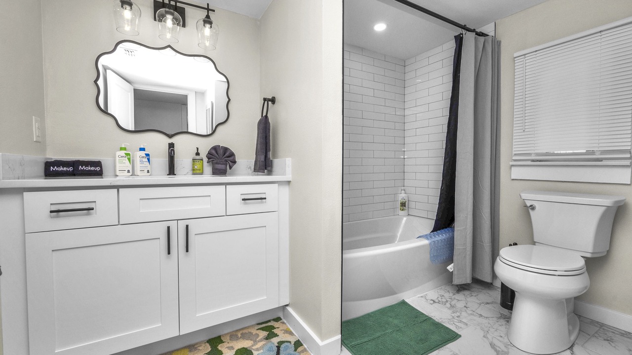 Photo of Bathroom in Dixieland