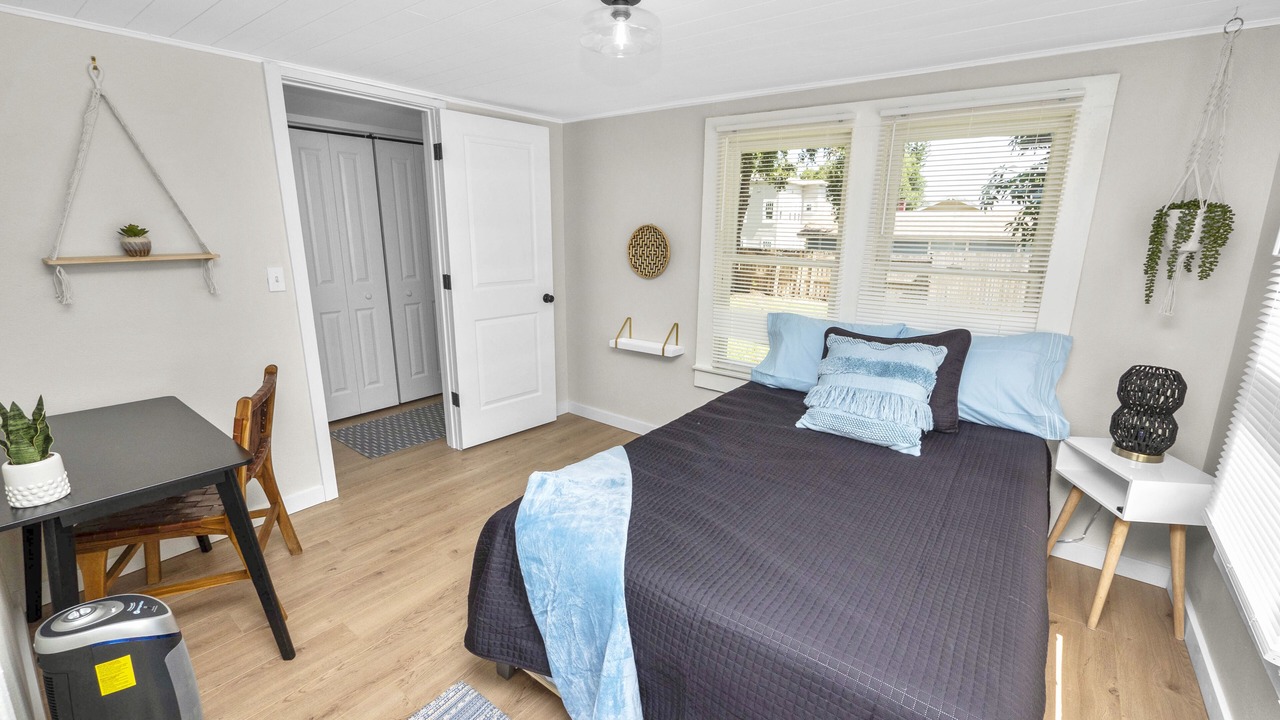 Photo of Bedroom in Dixieland