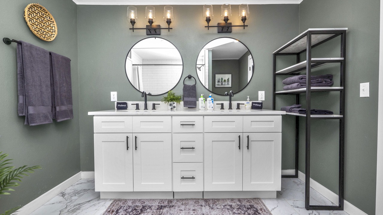 Photo of Bathroom in Dixieland