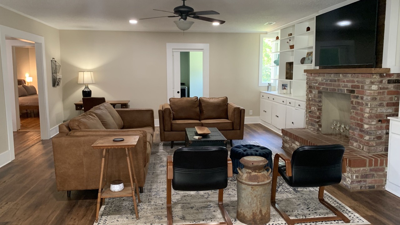 Photo of Livingroom in DeSoto County