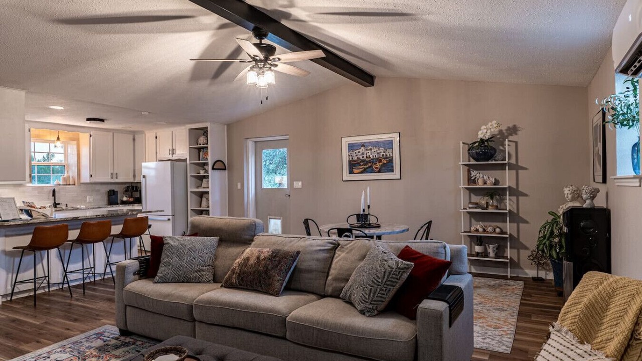 Photo of Livingroom in Rockdale