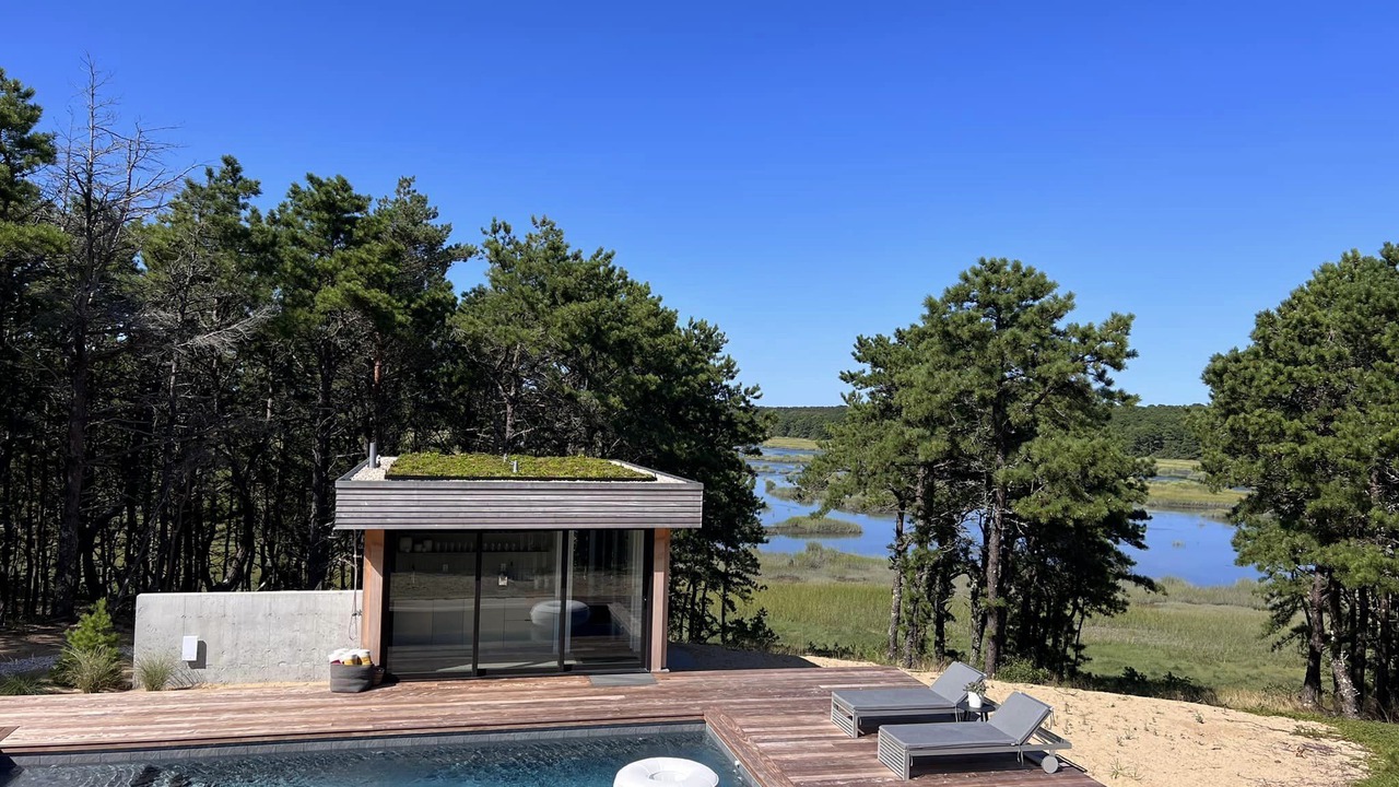 Photo of Outdoor in Indian Neck Heights