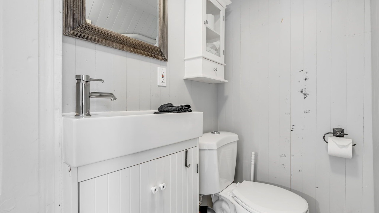 Photo of Bathroom in Saint-Laurent-de-l'ile d'Orleans