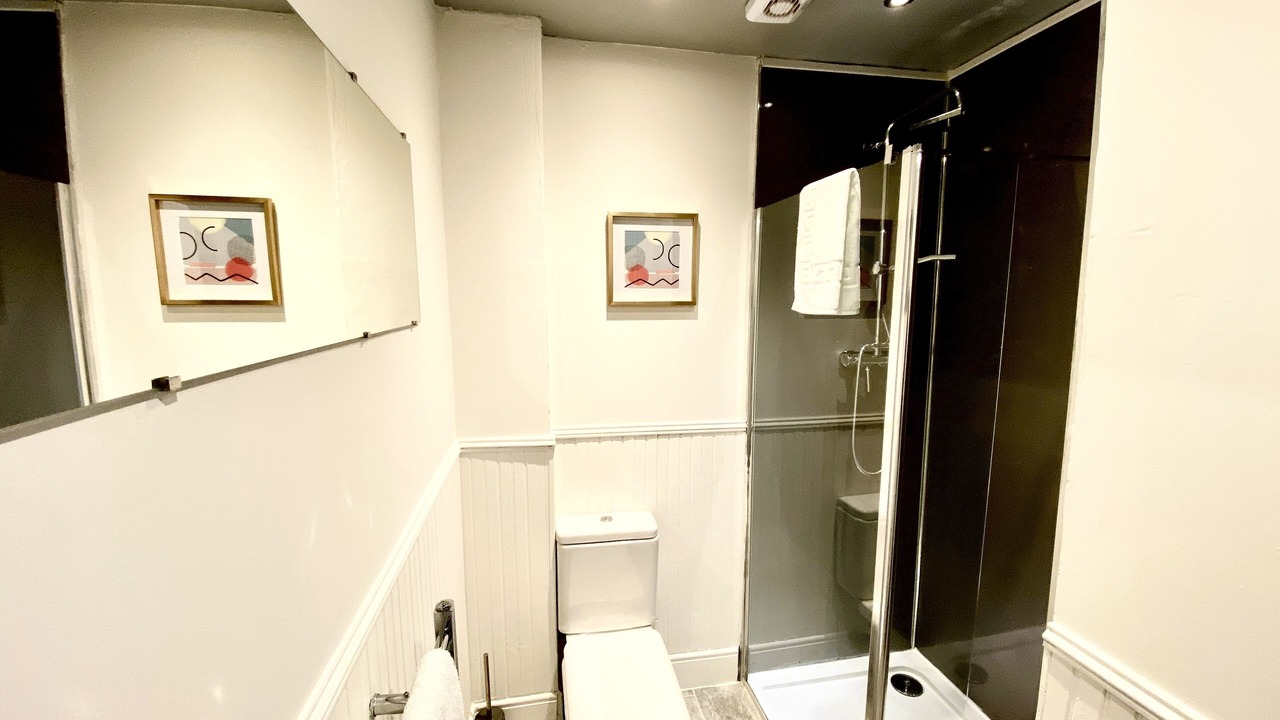 Photo of Bathroom in Paisley
