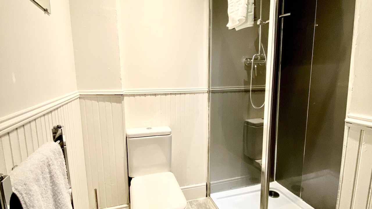 Photo of Bathroom in Paisley