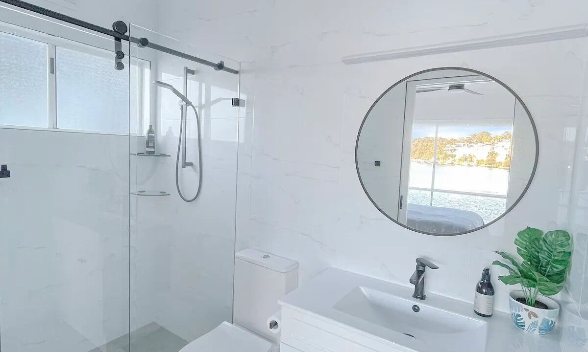 Photo of Bathroom in Oatley