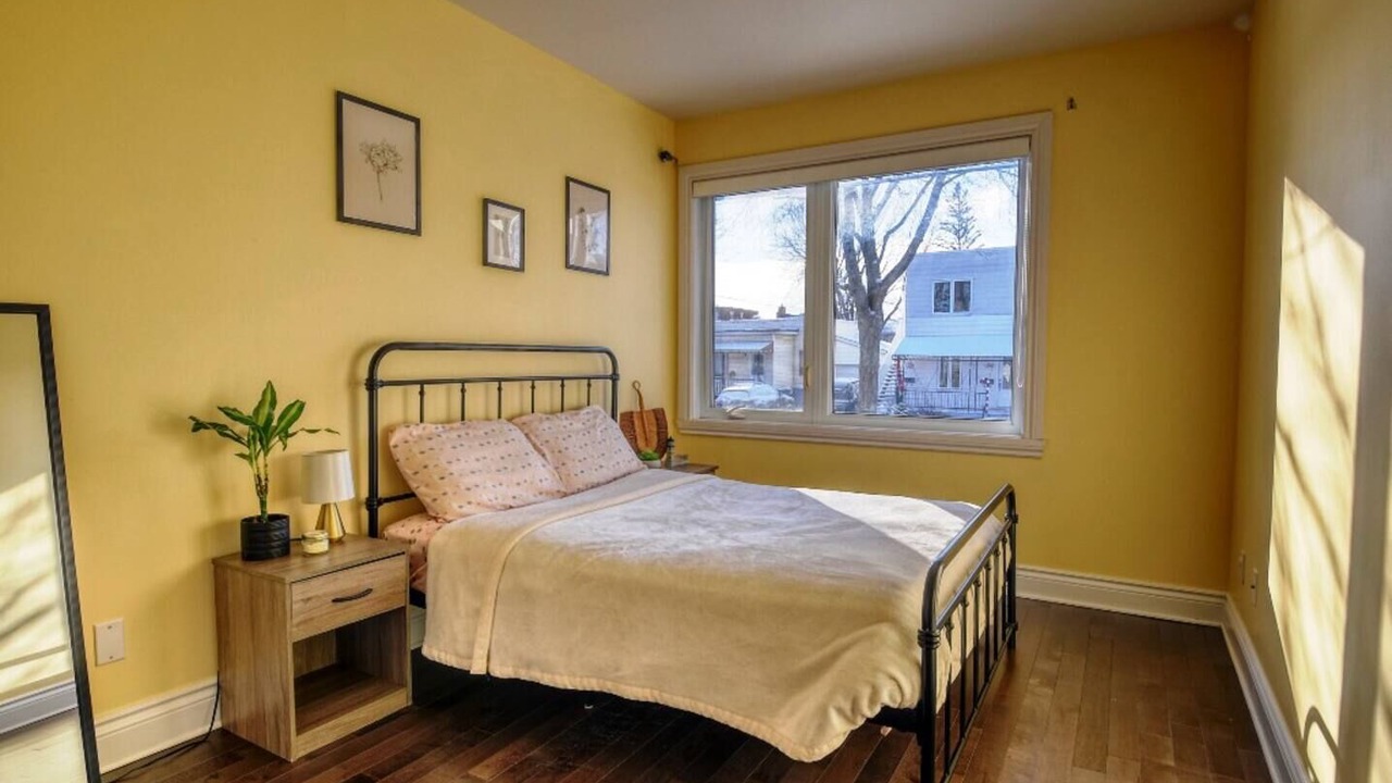 Photo of Bedroom in Pointe-aux-Trembles