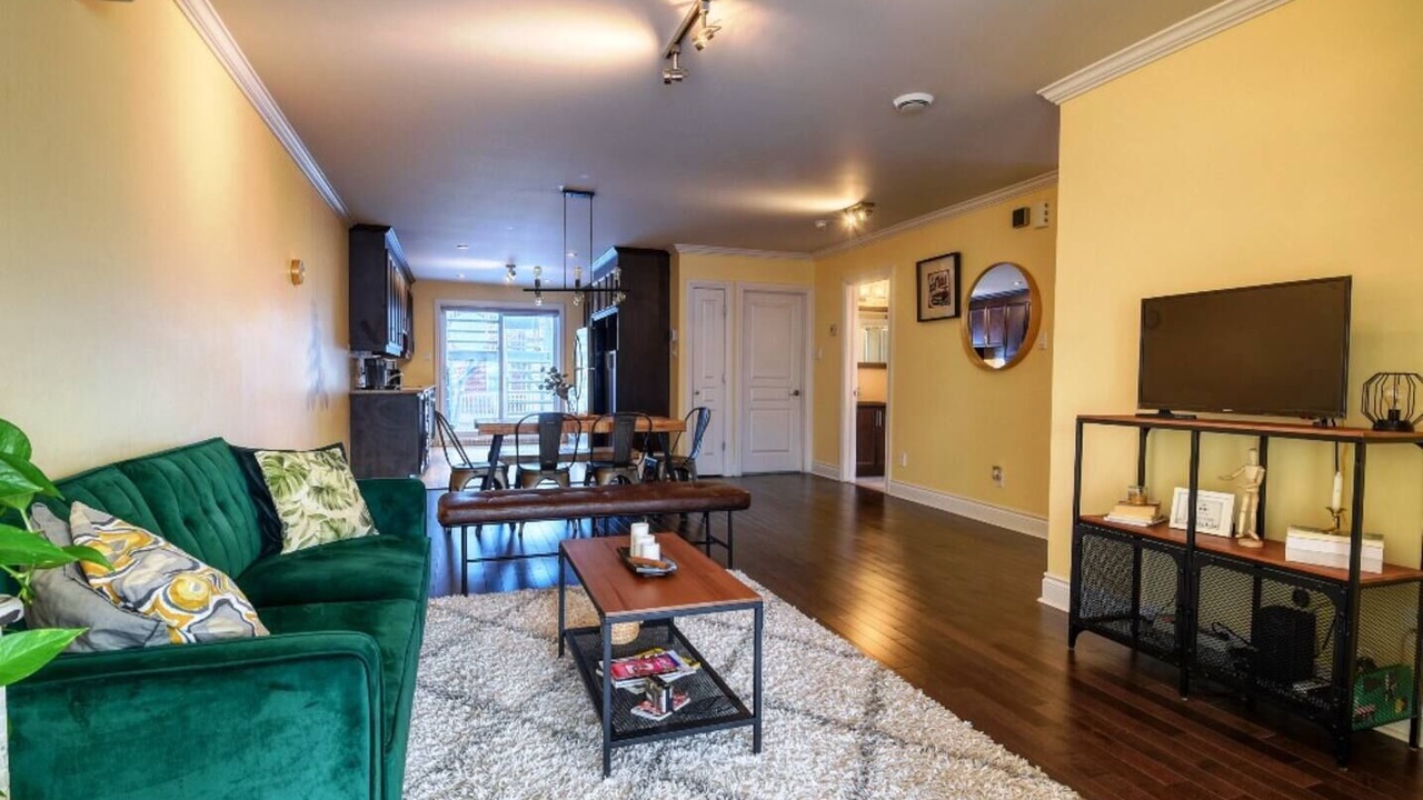 Photo of Livingroom in Pointe-aux-Trembles