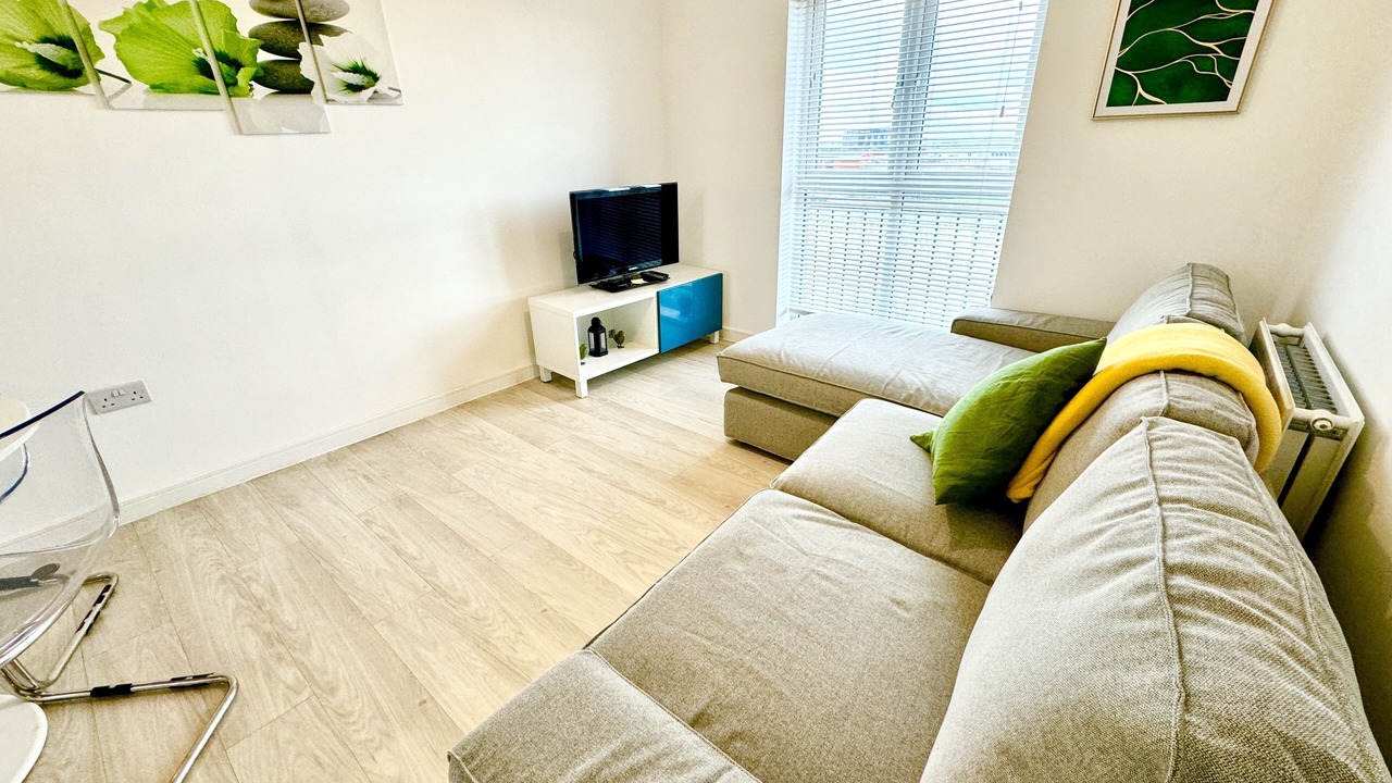 Photo of Livingroom in Patchway