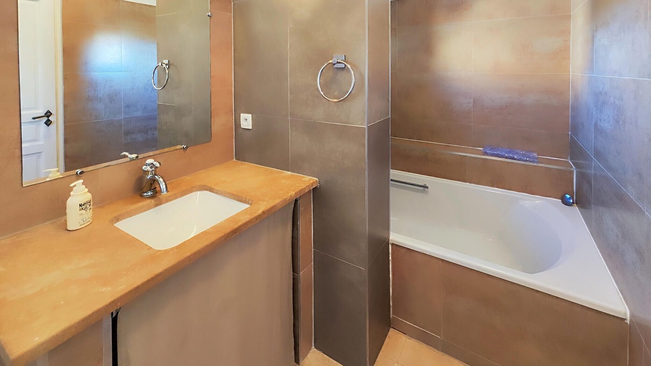 Photo of Bathroom in Jonquieres